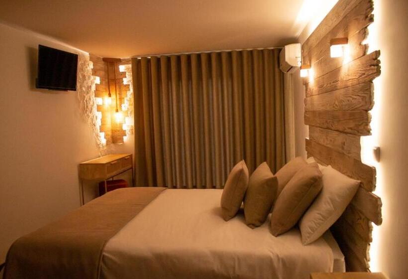 스탠다드 테라스 룸, Golden Mirror