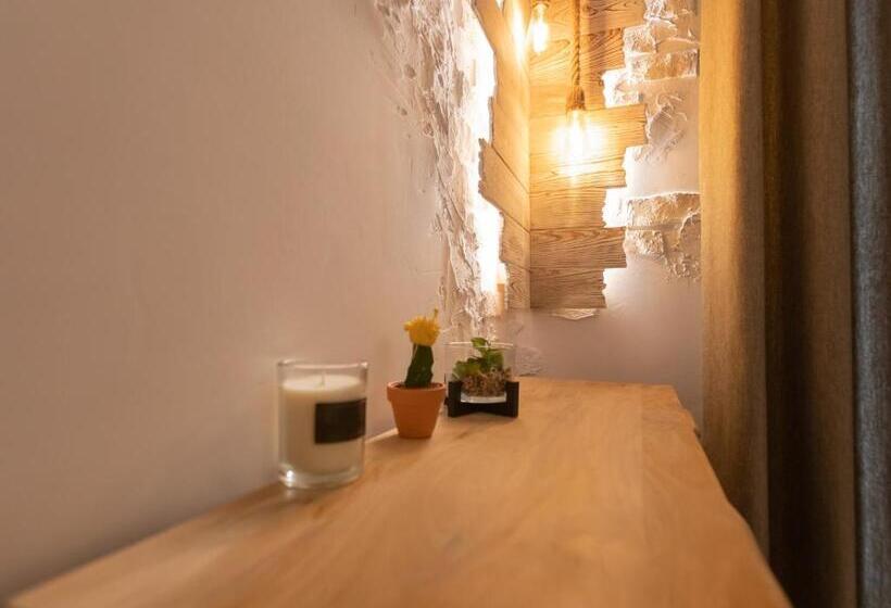 스탠다드 테라스 룸, Golden Mirror