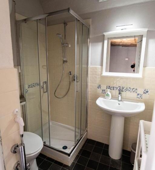 غرفة قياسية رباعية, Winebikehostel