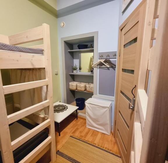 تختخواب در اتاق مشترک, Hellovilniushostel