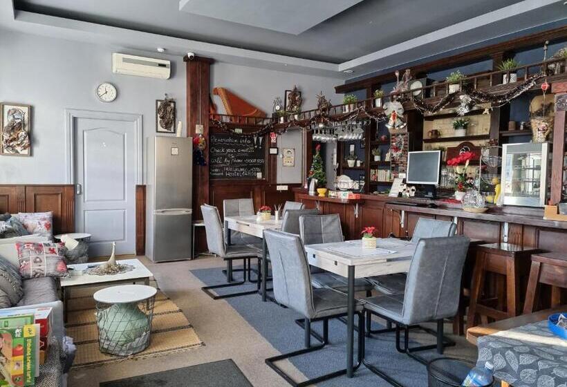 اتاق استاندارد با سرویس بهداشتی مشترک, Hellovilniushostel