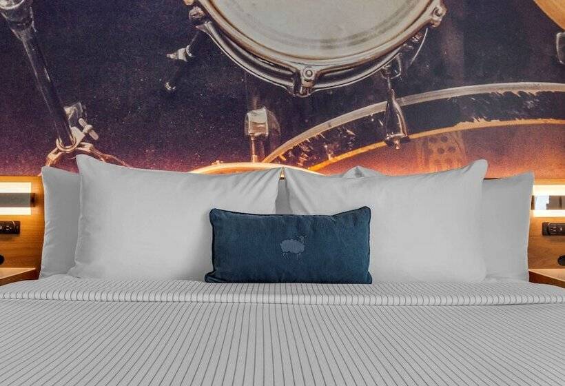 سوئیت برای معلولان, Cambria Hotel Austin Airport
