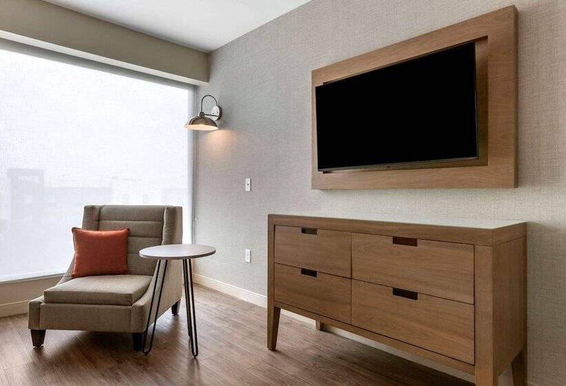سوئیت برای معلولان, Cambria Hotel Austin Airport