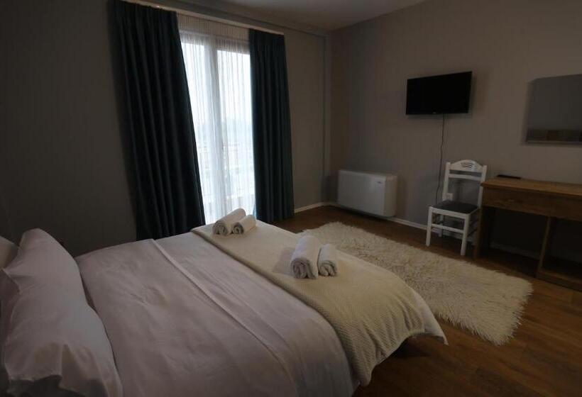 חדר דלוקס, House Of Horses Shtepia E Kuajve