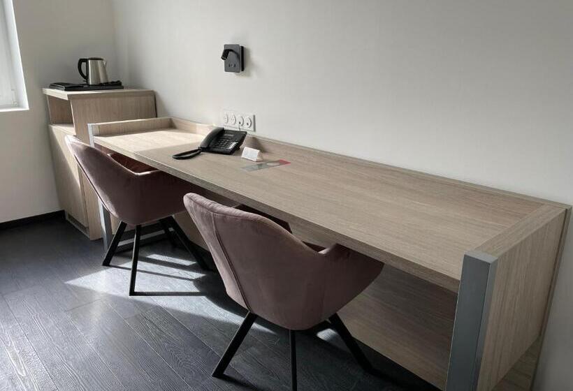 带按摩浴盆的套房, Hôtel & Spa Du Tremplin