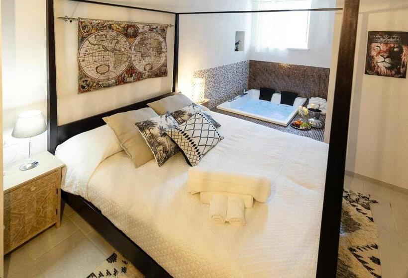 스탠다드 룸 킹사이즈 침대, Palazzo Badiale History&rooms