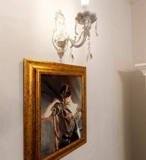 컴포트 트리플 룸, Palazzo Badiale History&rooms