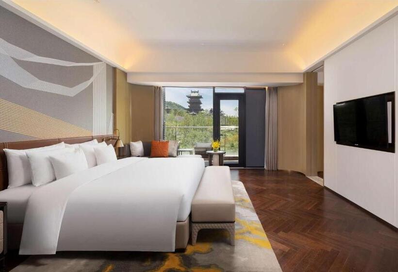 Люкс Повышенной Комфортности, Radisson Collection Resort, Nanjing