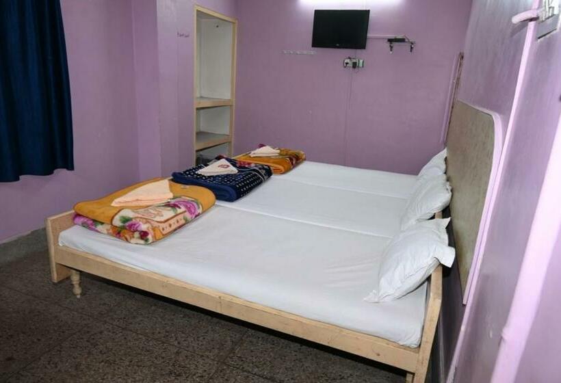 اتاق اکونومی, Rajkumar