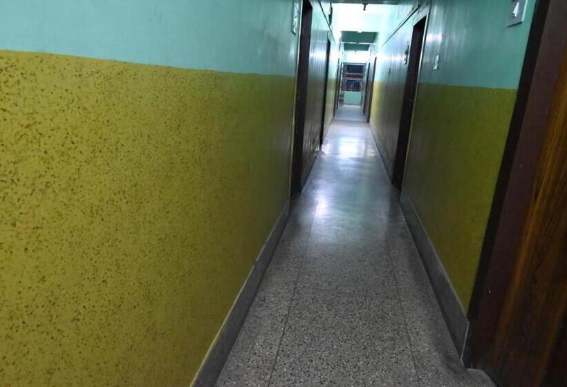 اتاق لوکس, Rajkumar