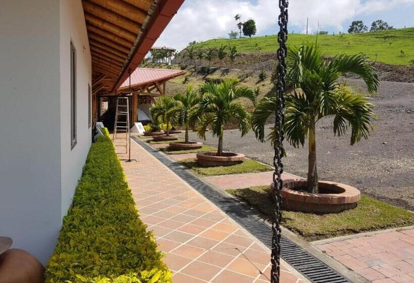 غرفة ديلوكس, Takuara