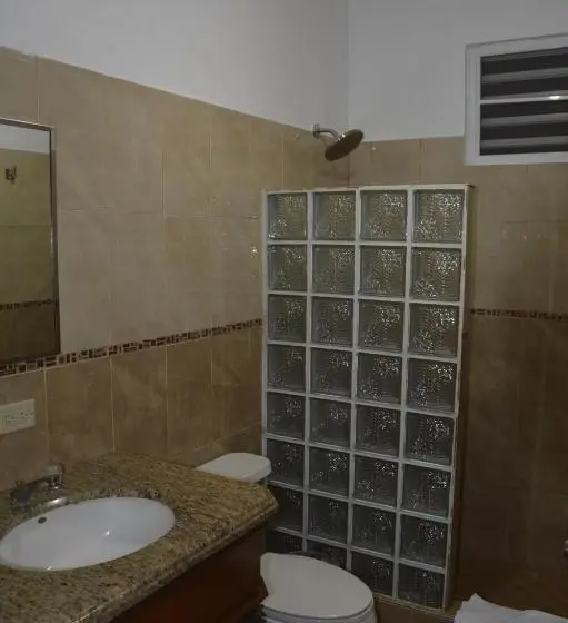 اتاق استاندارد, Turtle Bay Inn
