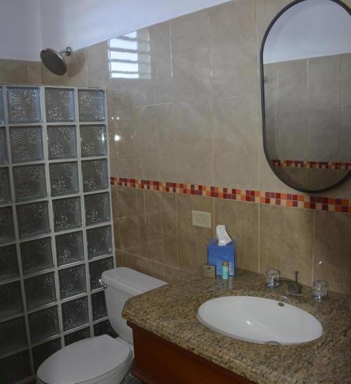 اتاق استاندارد, Turtle Bay Inn