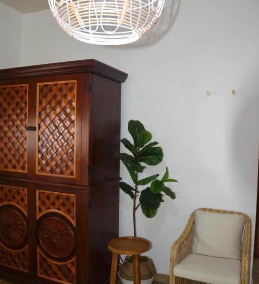 اتاق استاندارد, Turtle Bay Inn