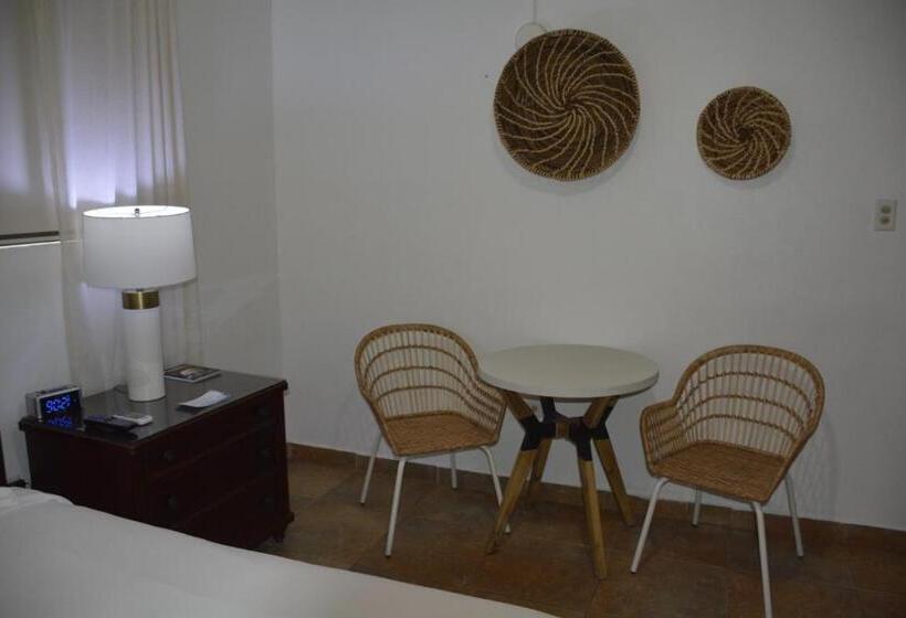 اتاق استاندارد, Turtle Bay Inn