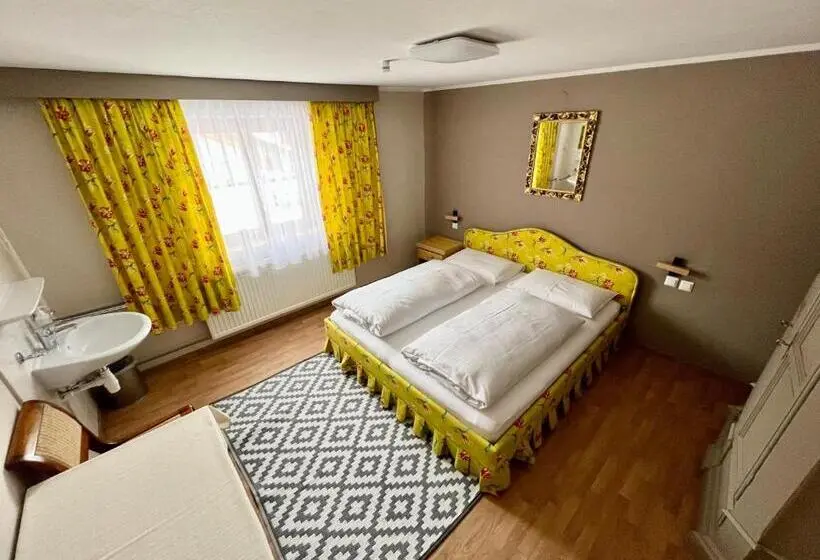 バス共有のスタンダードルーム, Lech Hostel