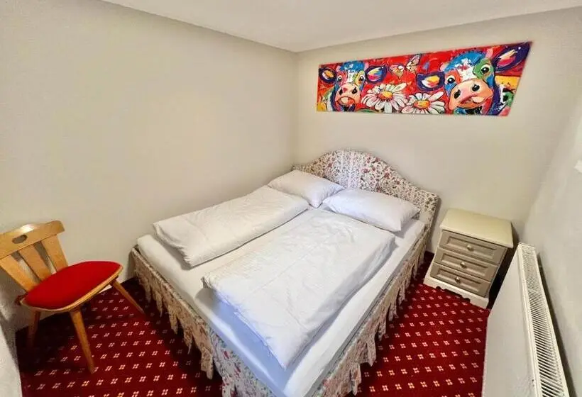 バスルーム共有のトリプルスタンダード, Lech Hostel