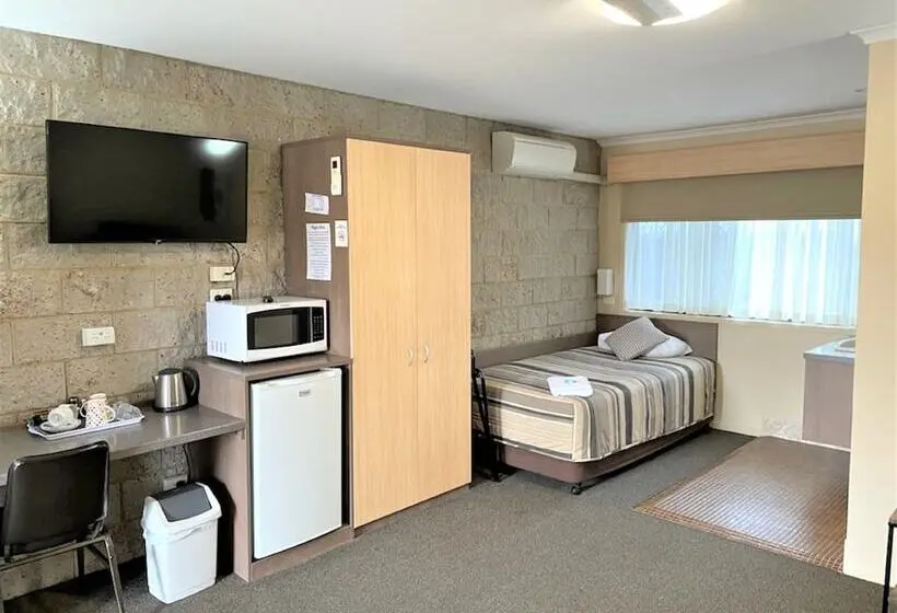 スタンダードルーム, Milgate Motel