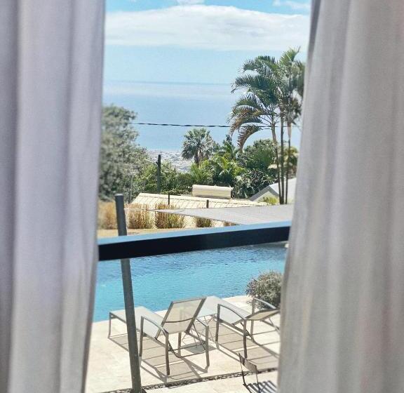 اتاق استاندارد با چشمانداز استخر, Escapade Bellepierre