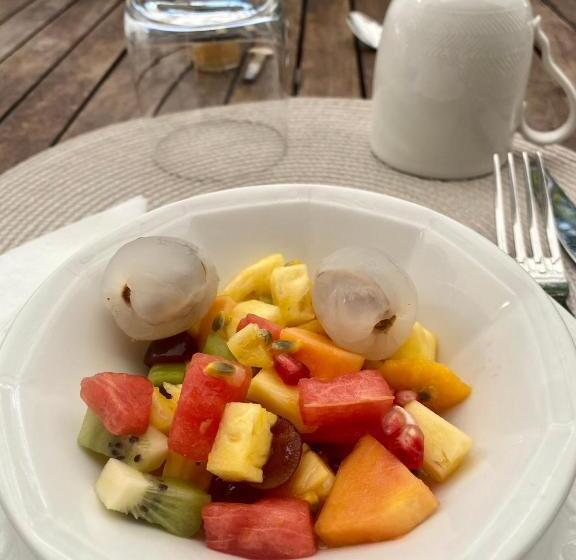 اتاق استاندارد با چشمانداز استخر, Escapade Bellepierre