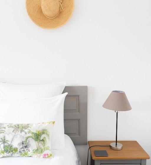 اتاق استاندارد با چشمانداز استخر, Escapade Bellepierre