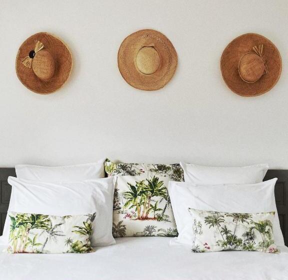 اتاق استاندارد با چشمانداز استخر, Escapade Bellepierre