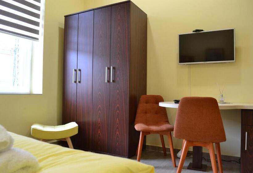 اتاق لوکس, Sobe šponga