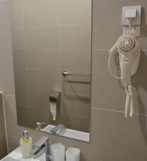 اتاق لوکس سه تخته, Sobe šponga