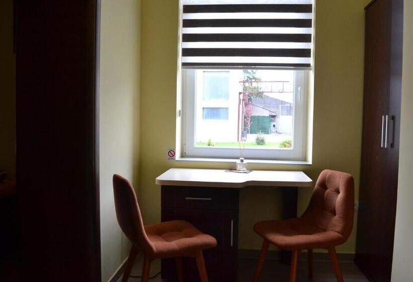 اتاق لوکس, Sobe šponga