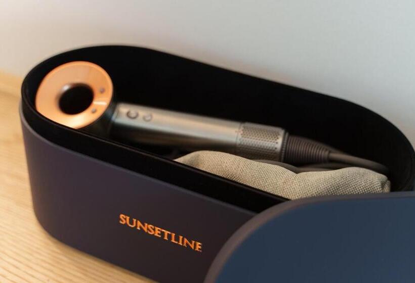 اتاق دوبلکس, The Sunset Line