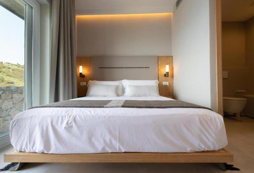 اتاق استاندارد با وان آب گرم, The Sunset Line