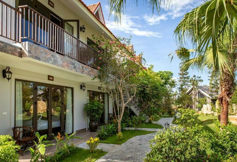 اتاق استاندارد با چشمانداز استخر, Bai Dinh Riverside Resort & Spa