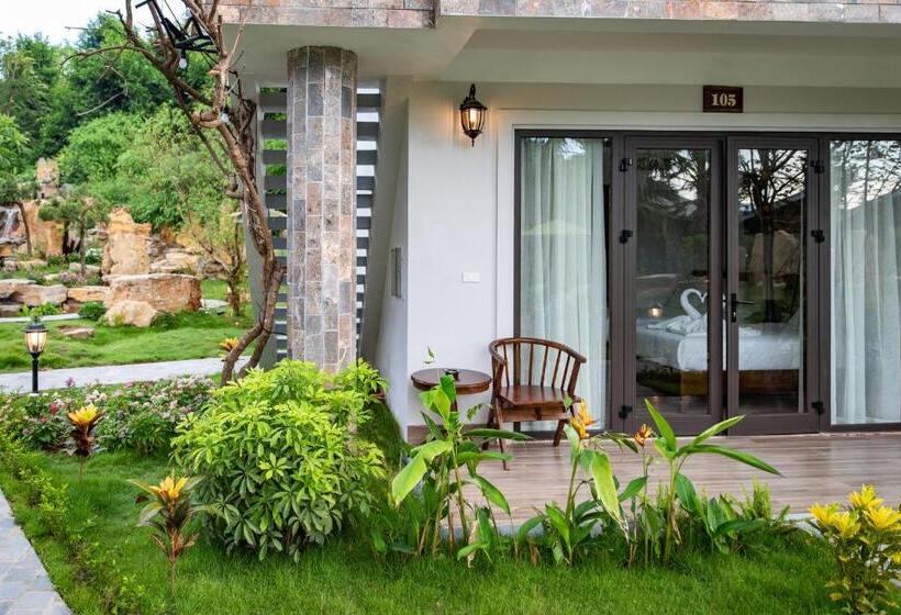 اتاق استاندارد با چشمانداز استخر, Bai Dinh Riverside Resort & Spa