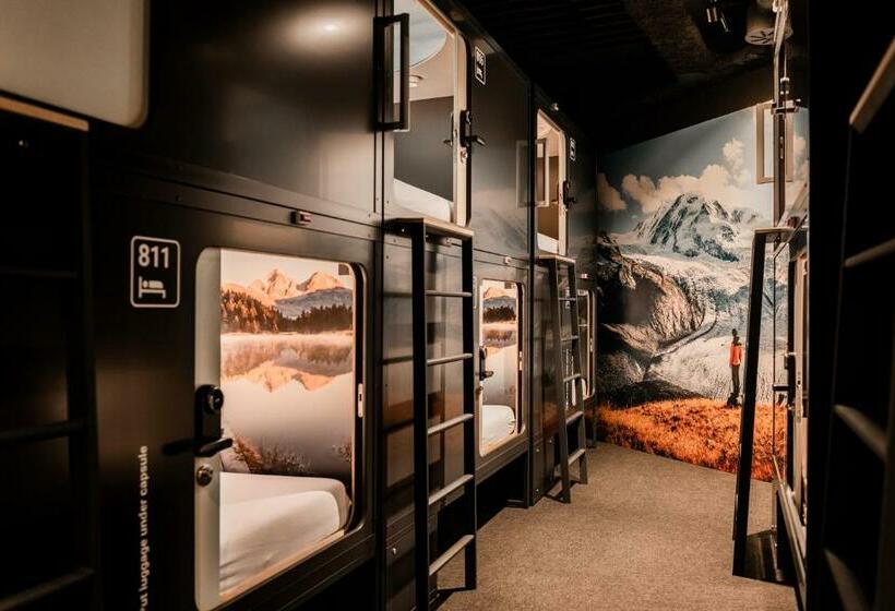Capsule, Capsule Hotel   Alpine Garden Zurich Airport