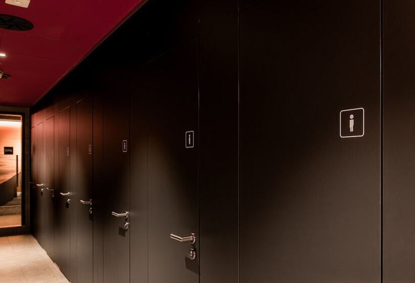 Capsule, Capsule Hotel   Alpine Garden Zurich Airport