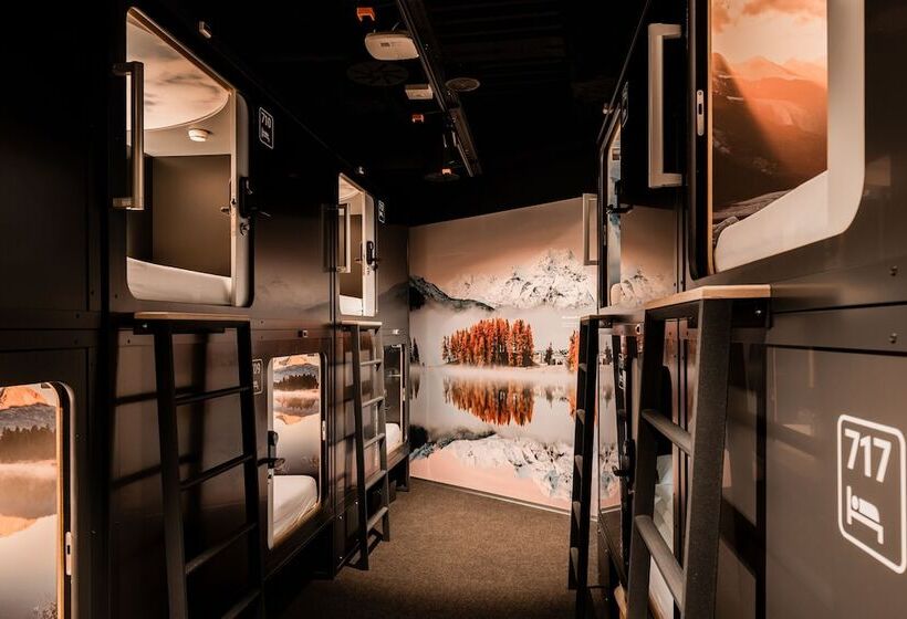 Capsule, Capsule Hotel   Alpine Garden Zurich Airport