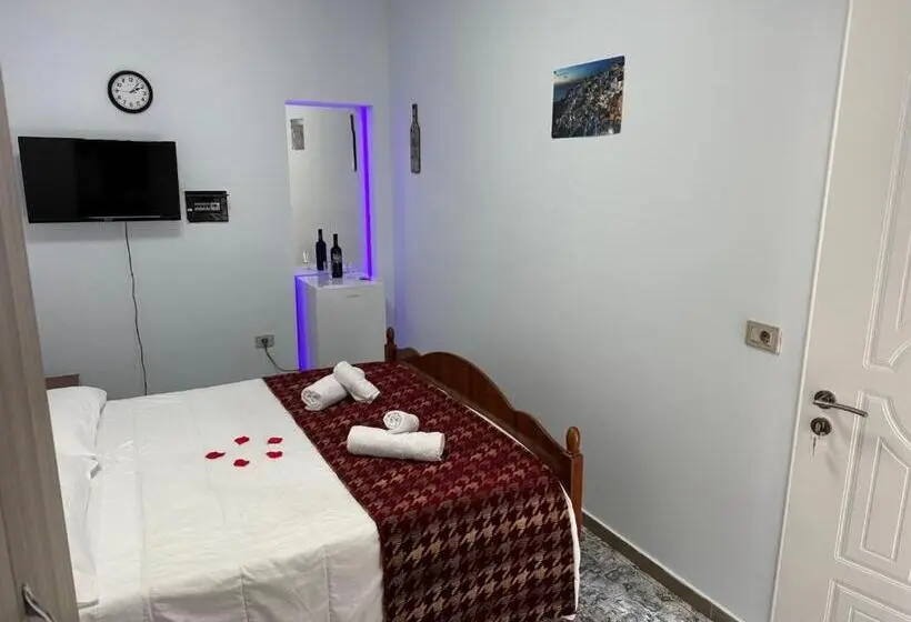اتاق لوکس با تخت بزرگ, Chicago