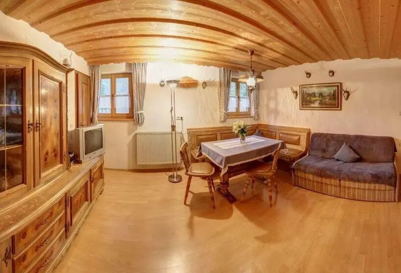 バルコニー付き１ベッドルームアパートメント, öderbauer Hof