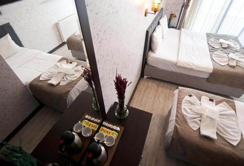 オーシャンビューのスーペリアトリプルルーム, Golden Horn Life