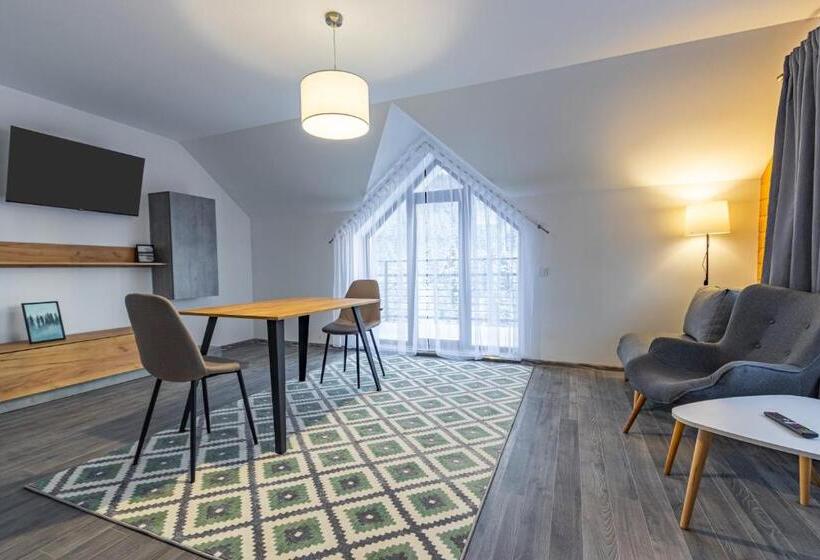 سوییت, Konopka Forest Home & Spa