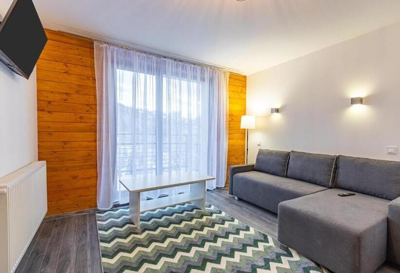 سوییت دوبلکس, Konopka Forest Home & Spa