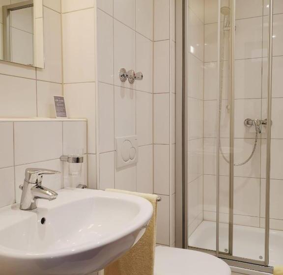 스탠다드 싱글 룸, Meuser