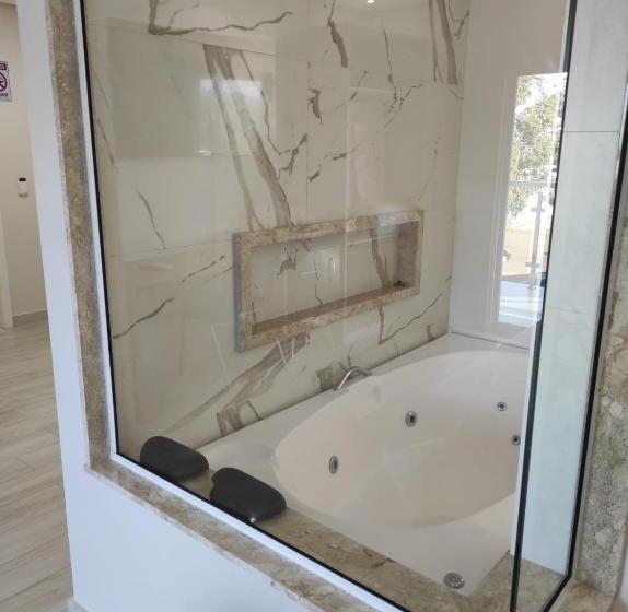 סוויטה דלוקס, Serrano