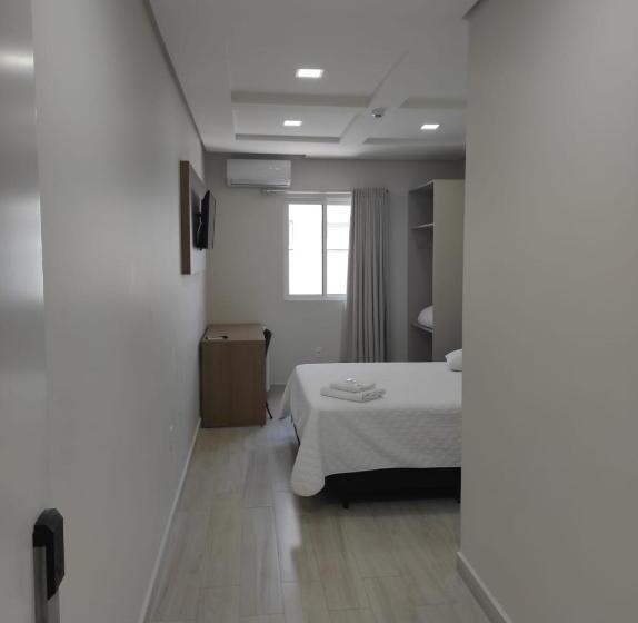 חדר דלוקס, Serrano