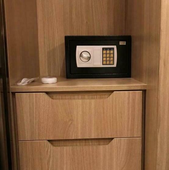 デラックスルーム, Signature Guest