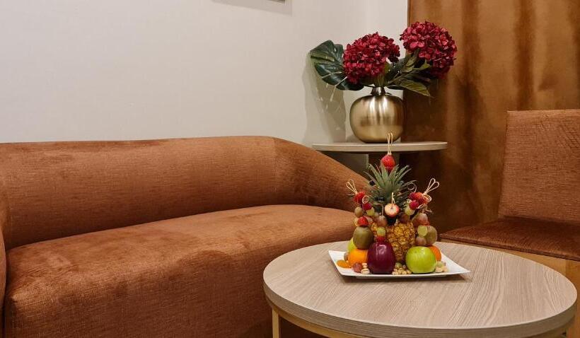 ジュニアスイート, Signature Guest