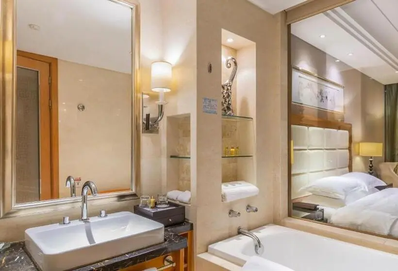 キングサイズベッドのデラックスルーム, Wyndham Xinyang Downtown