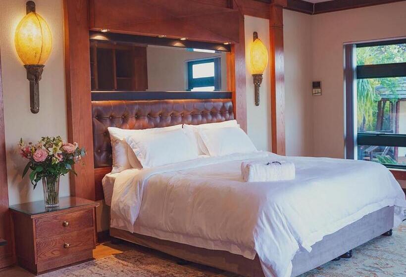 이그제큐티브 룸 킹사이즈 침대, Cussonia Country Home