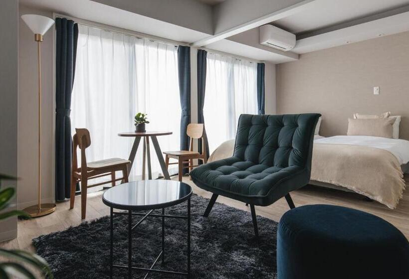 스탠다드 룸, Three