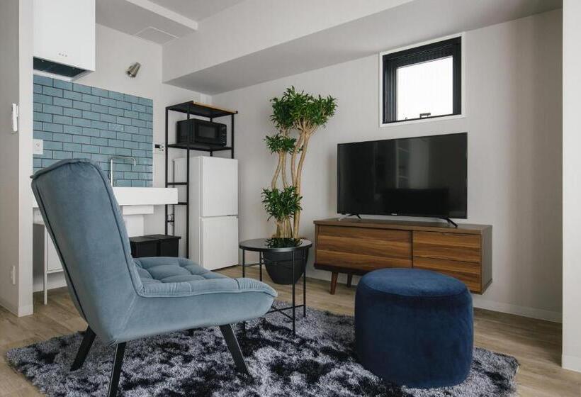 스탠다드 룸, Three